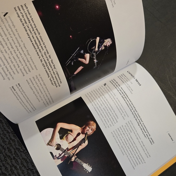 Taylor Swift Book - Picture 4 of 4